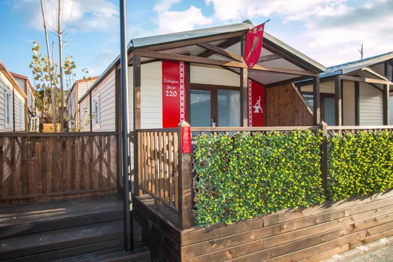 One-Bedroom Bungalow (2 Adults)